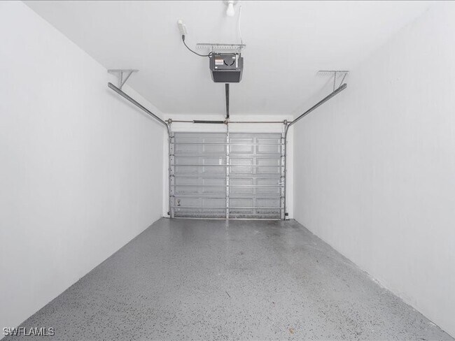 Building Photo - 4910 Cougar Ct N