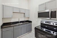 Building Photo - 220 E Chestnut St