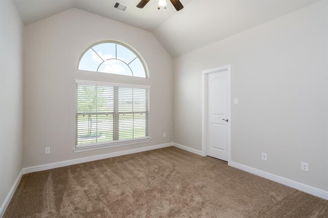 Building Photo - 204 Upland Dr