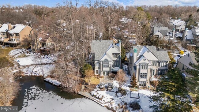 Building Photo - 1460 Waterfront Rd