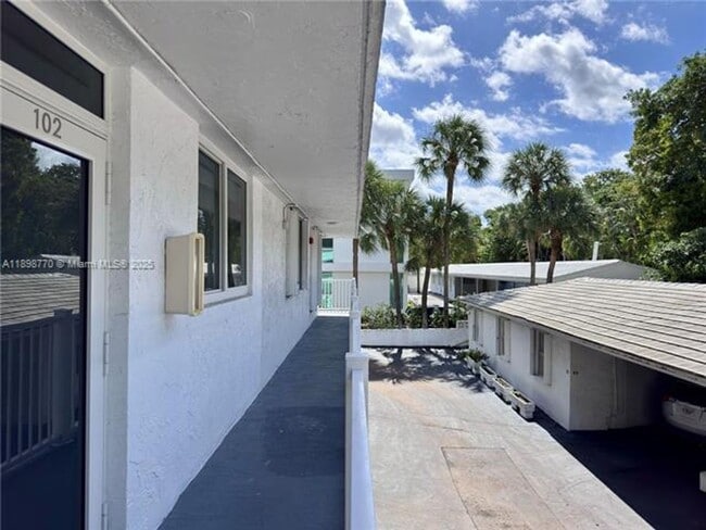 Building Photo - 10230 Collins Ave