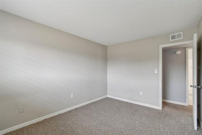 Building Photo - 1695 Lee Rd