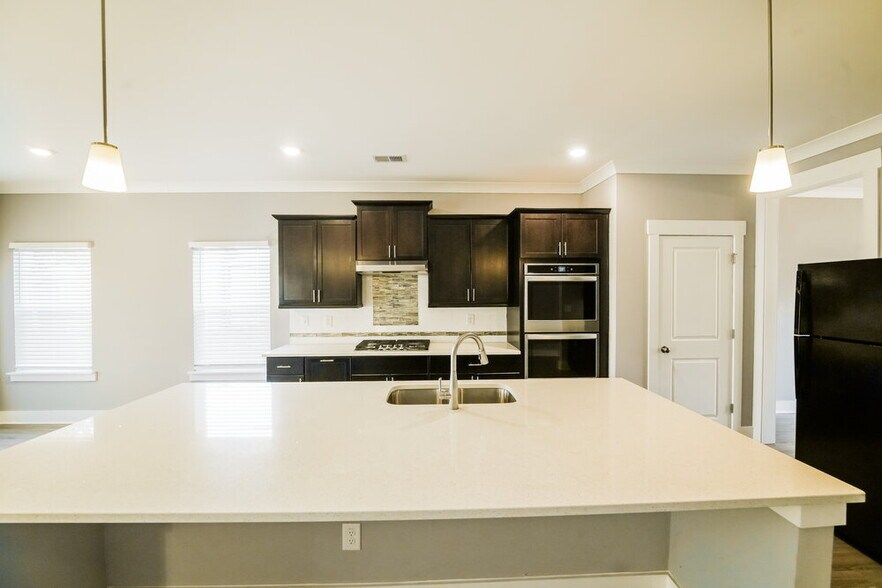 Building Photo - 2501 Kolb Manor Cir SW