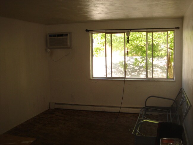 Unit - 3838 Washington Ave