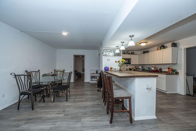 Building Photo - Condo