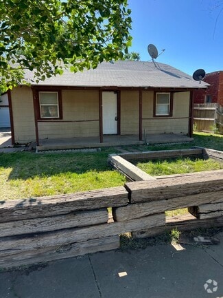 Building Photo - 405 S Louisiana St