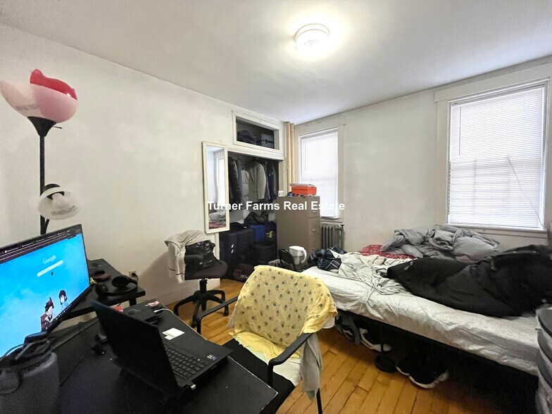 Building Photo - 16 Copenger St