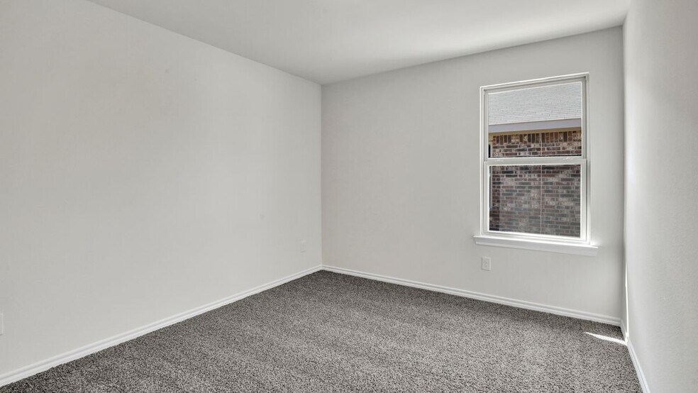 Building Photo - 220 Greenshade Ln