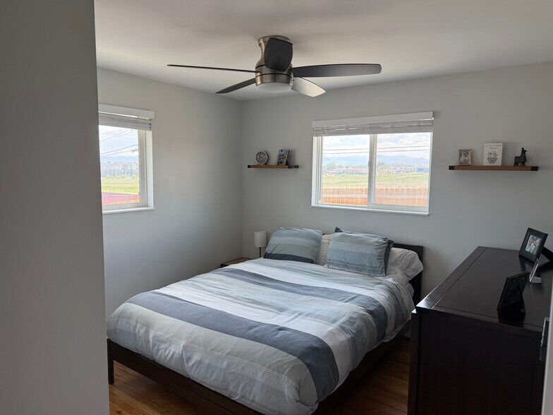 Upstairs spare room #1 - 7101 Clay St