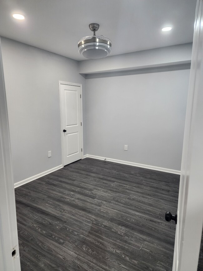 Building Photo - 1529 Wilford Dr NE