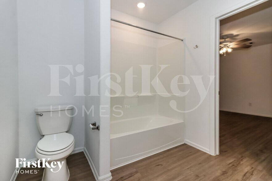 Building Photo - 3302 Aster Mdw Wy