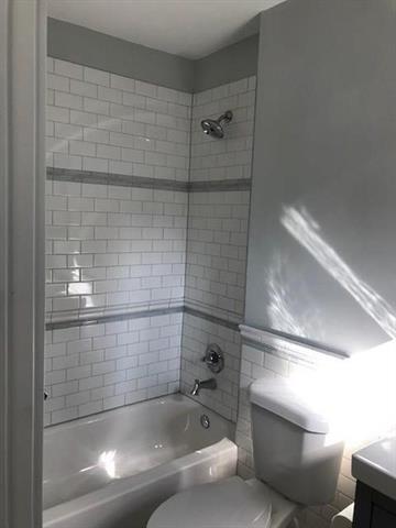 Building Photo - 6343 Richmond Ave