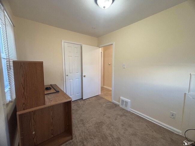 Building Photo - 26138 Yale St