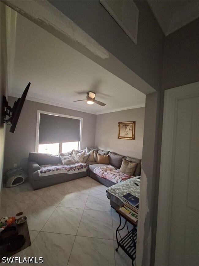 Building Photo - 2360 Burton Ave