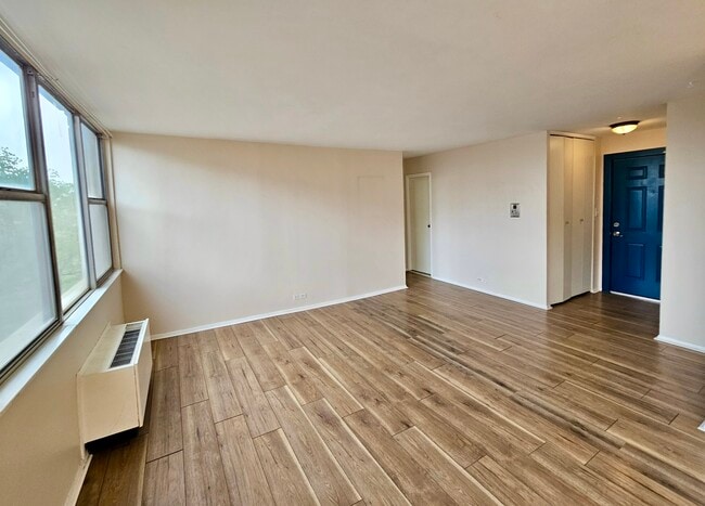 Building Photo - 4300 W Ford City Dr