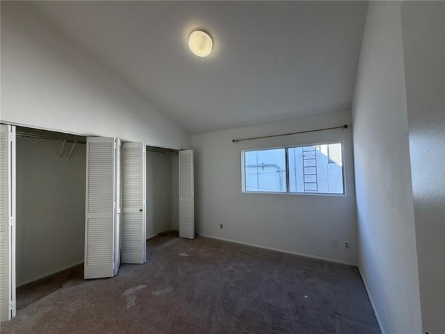 Building Photo - 911 N Beaudry Ave