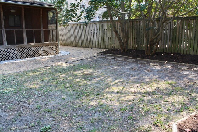 Building Photo - Spacious, Open Floor Plan at the end of 81...