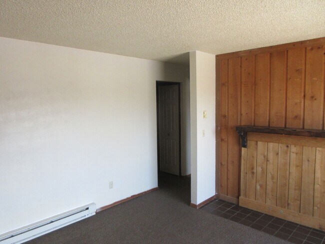 Building Photo - 1433 Eagles Nest Cir