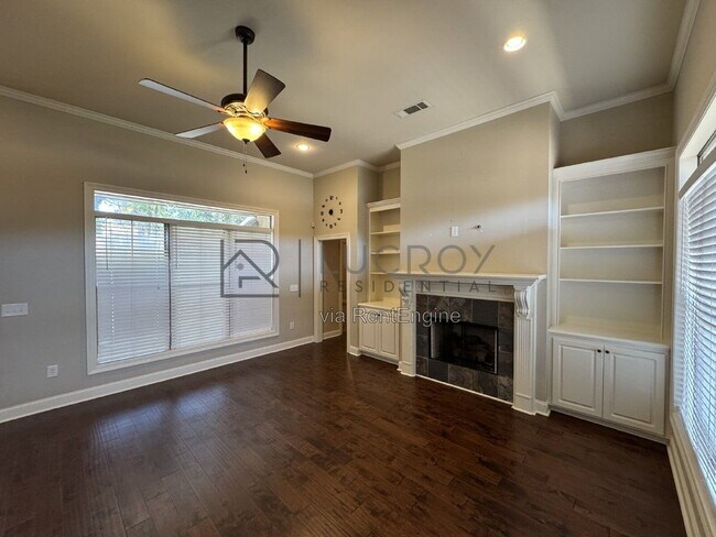 Building Photo - 120 Marion Dr