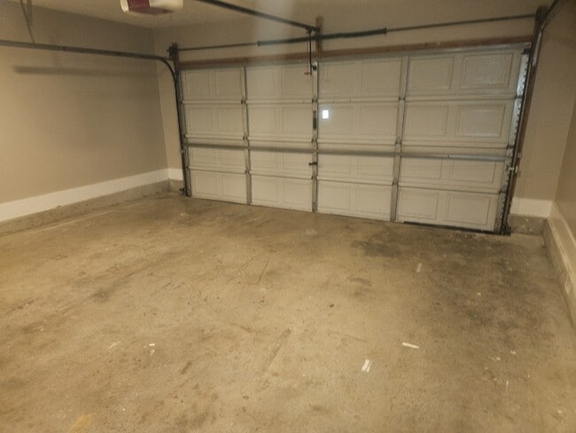 Building Photo - 1014 Stonemark