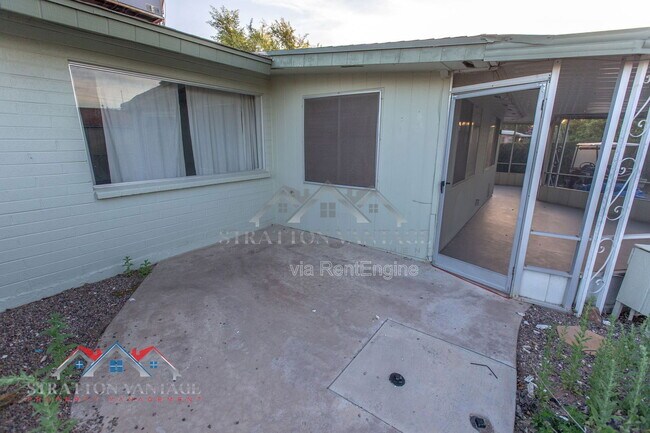 Building Photo - 5706 E Des Moines St