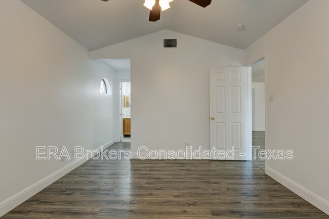 Building Photo - 514 Freiling