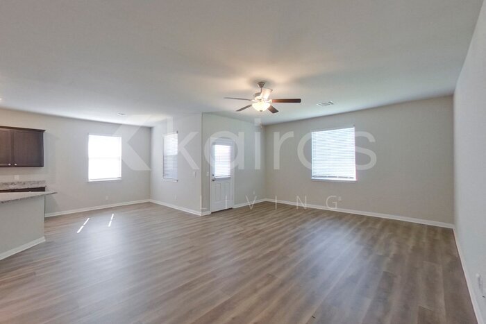 Building Photo - 900 NW 6th St