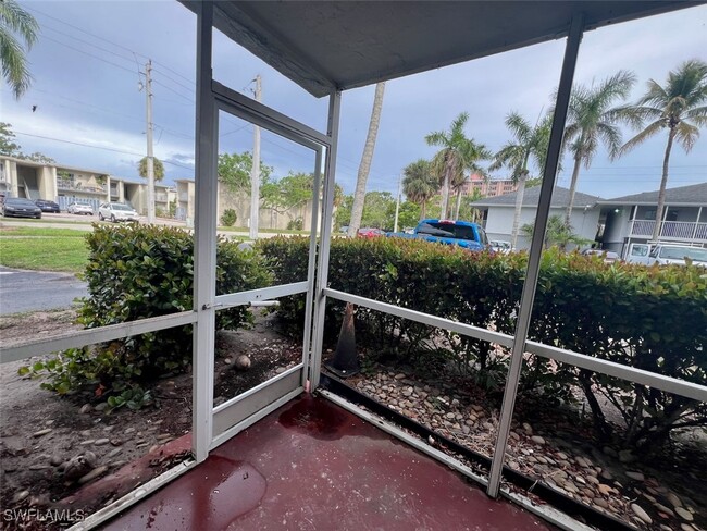 Building Photo - 1849 Maravilla Ave