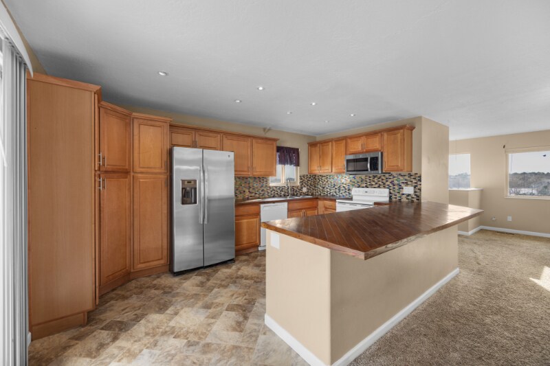 Building Photo - 2165 Broadmoor Rd Cir