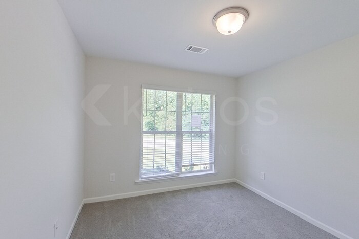 Building Photo - 114 Live Oak Dr