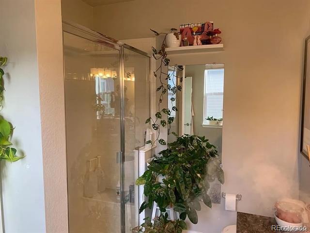 Building Photo - 618 E Hinsdale Ave