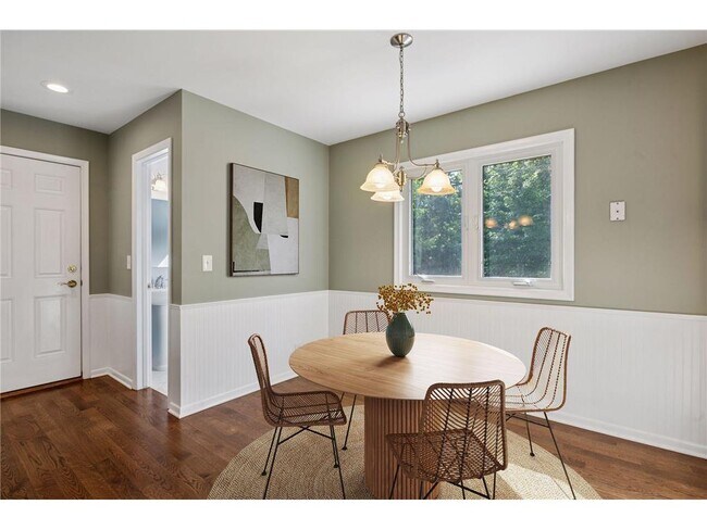 Building Photo - 16091 Highwood Dr