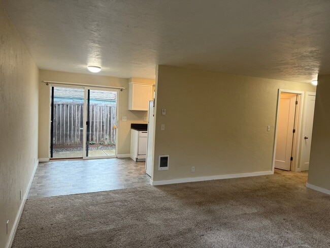 Building Photo - 41 N Lawrence St