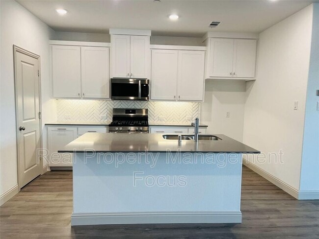 Building Photo - 13060 Teton St