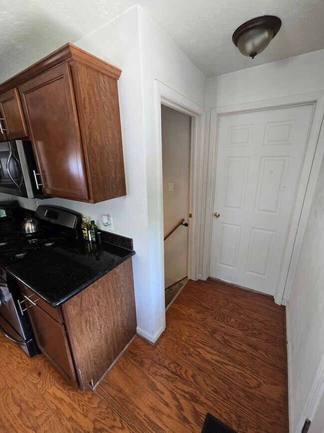 Building Photo - Stunning 4Bed 2bath House in Point Breeze!...