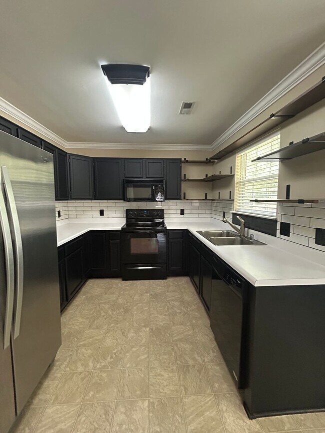 Building Photo - 5988 Vinemont Dr NW