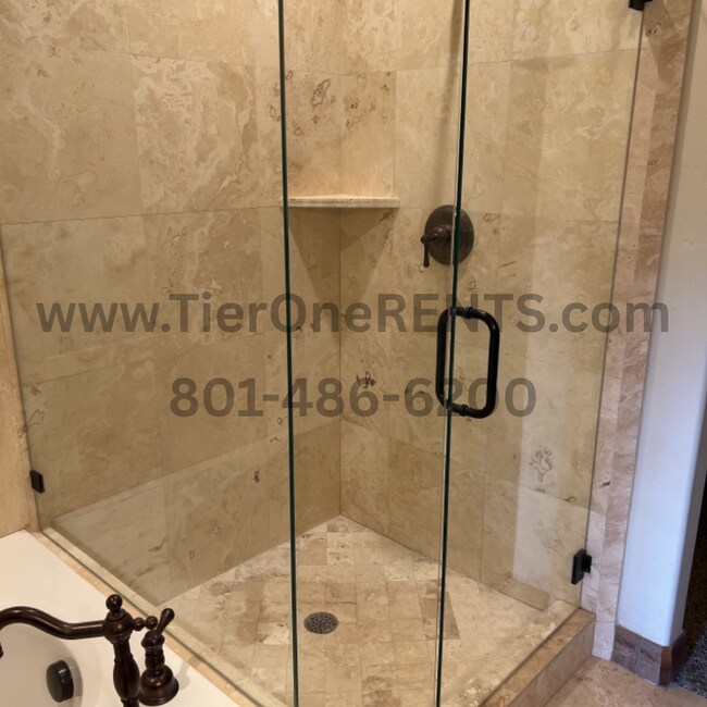 Building Photo - NO DEPOSIT Option Available for This Prope...