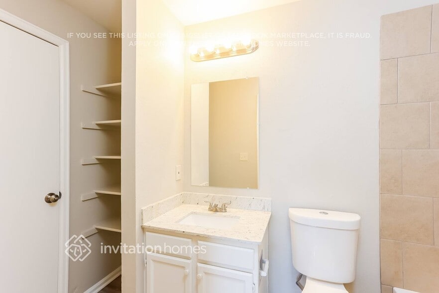 Building Photo - 17959 E Cornell Dr