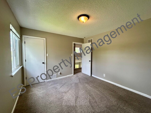 Building Photo - Welcome home to this stunning 4-bedroom, 3-bath home in Wayne Township!