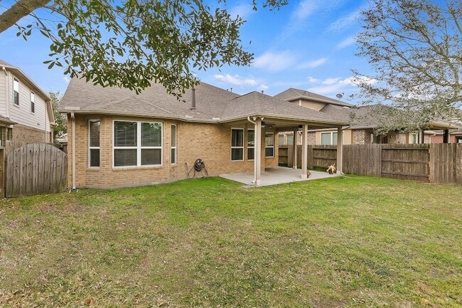 Building Photo - 26315 Cedar Pine Dr