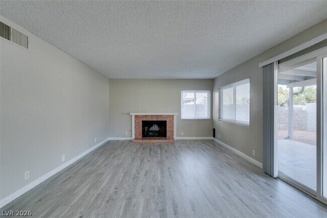 Building Photo - 2340 Belvedere Dr