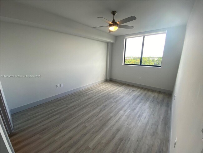 Building Photo - 9000 Ramblewood Dr