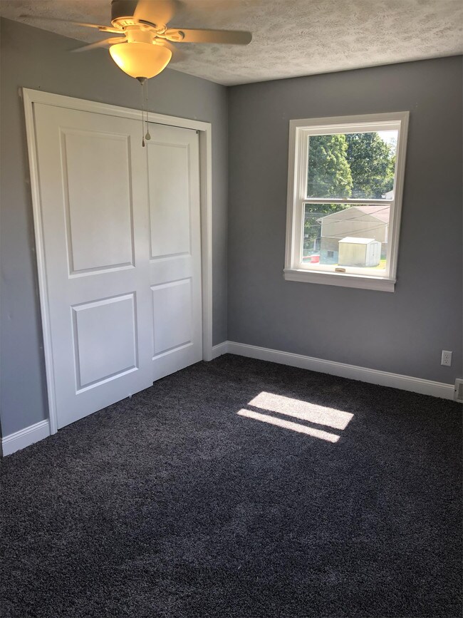 Building Photo - 675 N Overlook Dr