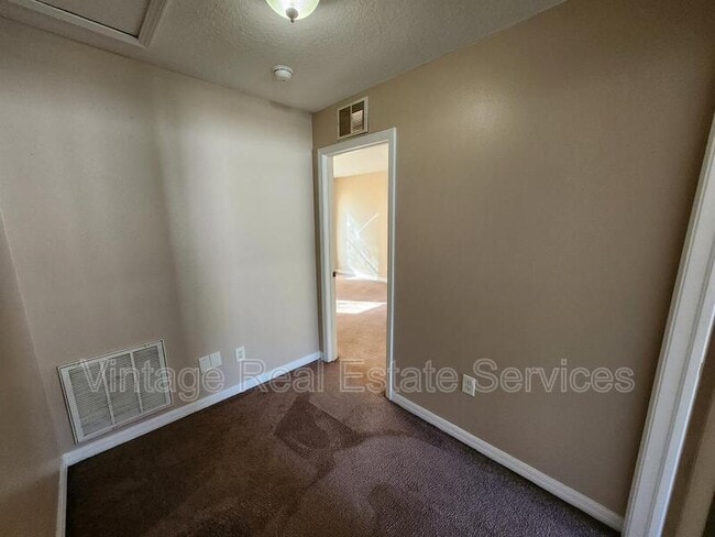 Building Photo - 12015 Peach Grv Ct