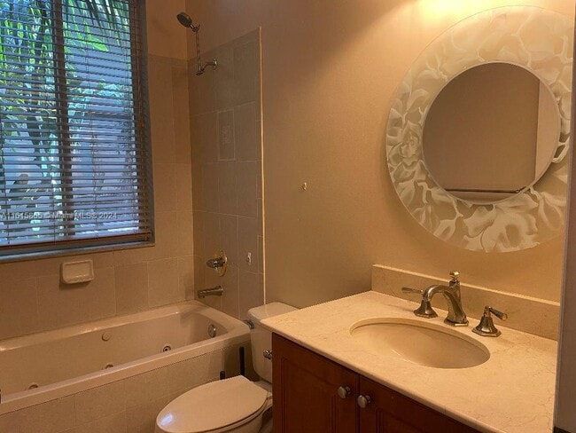 Building Photo - 8133 Madison Lakes Cir S