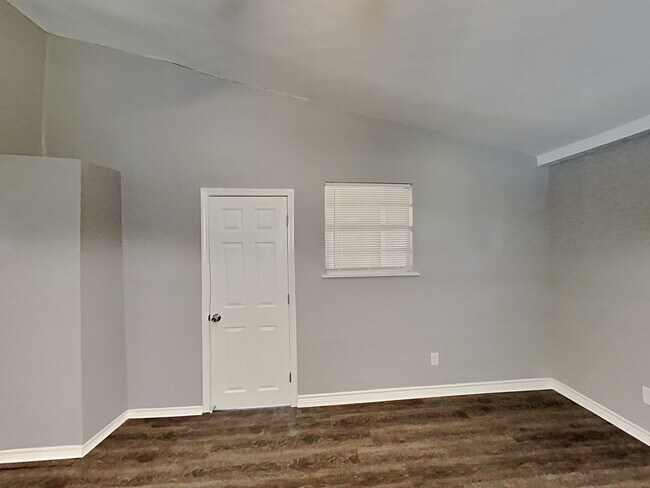 Building Photo - 1611 La Manda Blvd