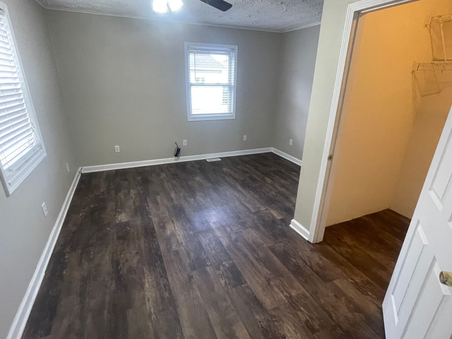 Building Photo - Coming Soon ! Large 2 BR single family hom...