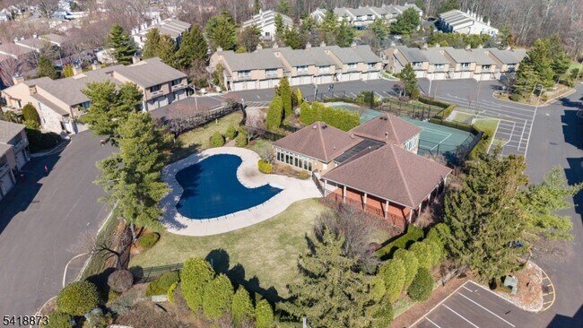 Building Photo - 11 Colton Cir