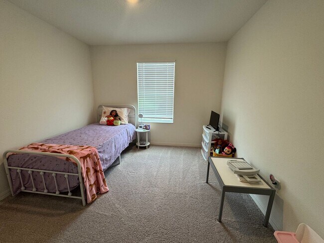 Building Photo - Brand New Townhouse