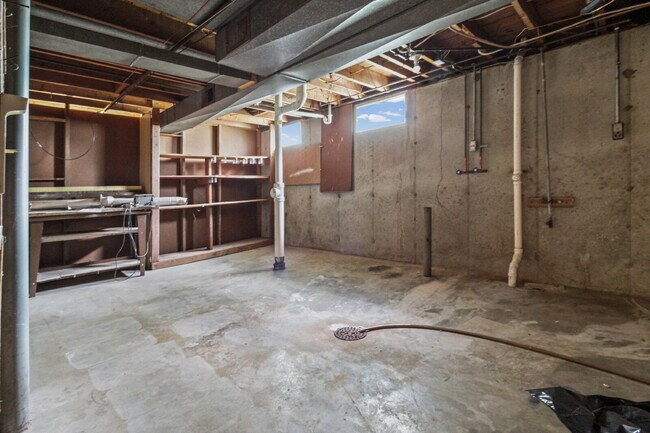 Building Photo - 2615 Flamingo Dr